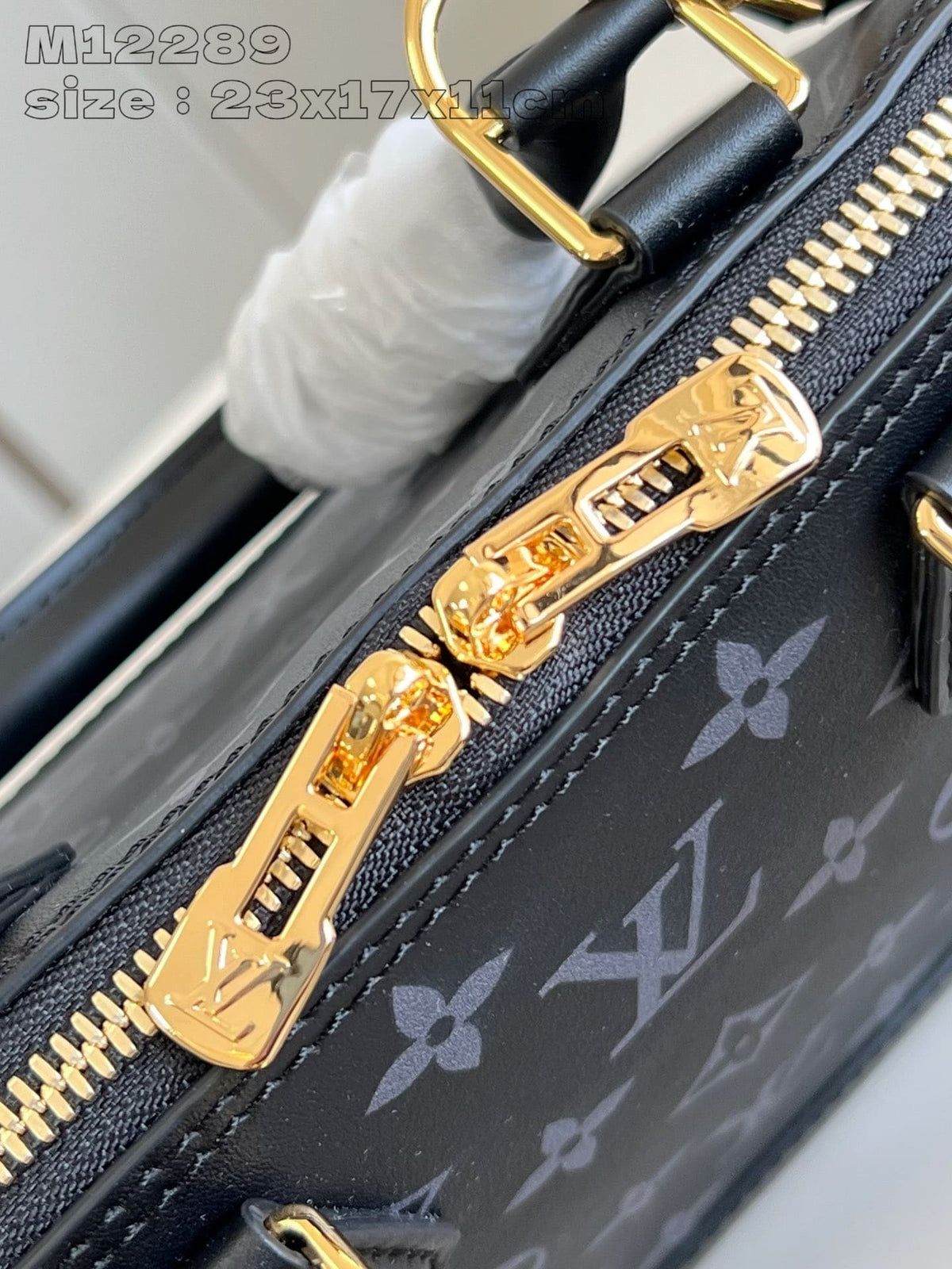 Louis Vuitton M12289 Alma BB