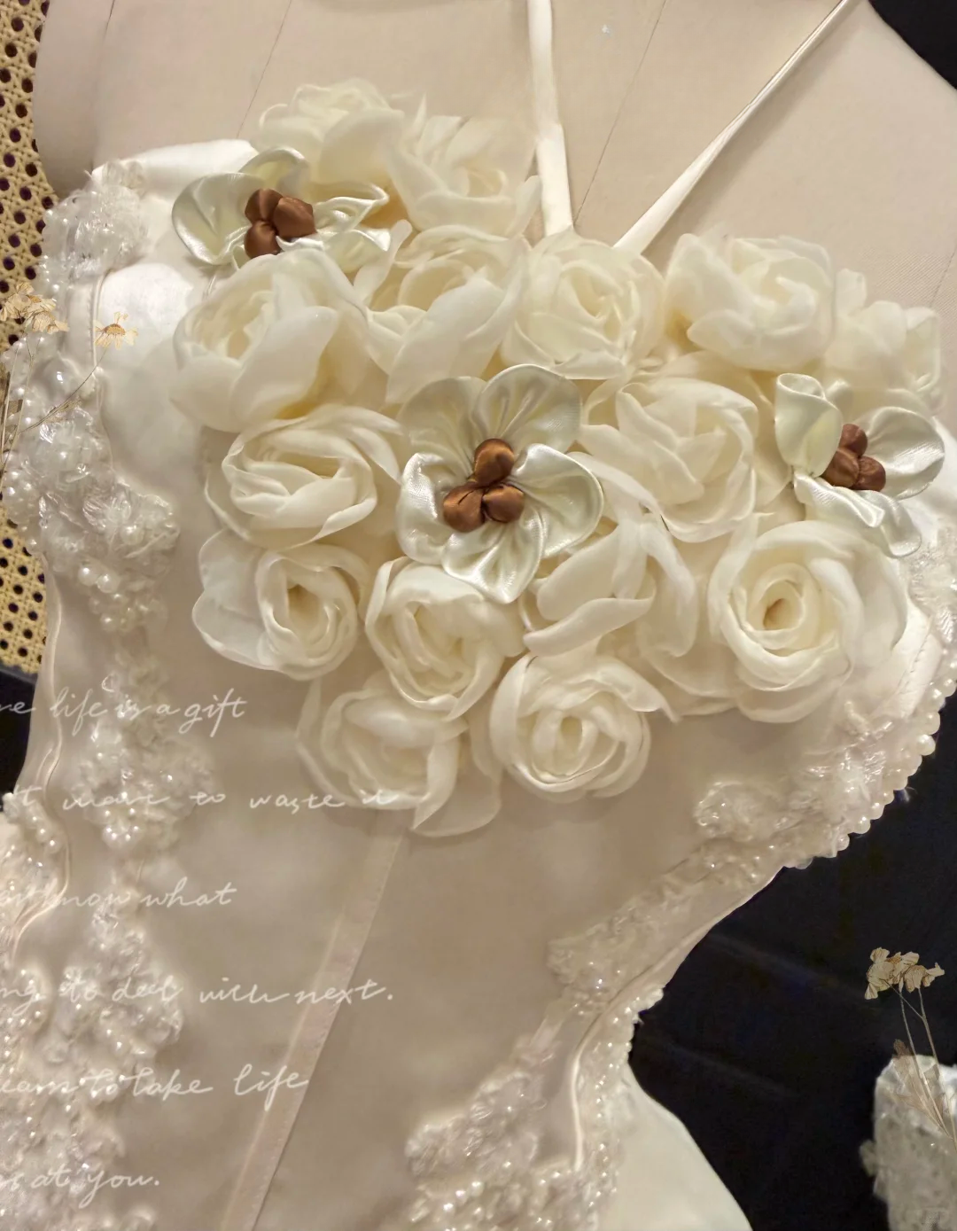 Gorgeous Ivory Strapless 3D Rose Appliques Ruffled Tulle Wedding Dress TP5449