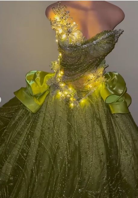 Sweetheart Ball Gown Green Long Prom Dresses Sparkly Rhinestone Tulle Green Sweet 16 Dress