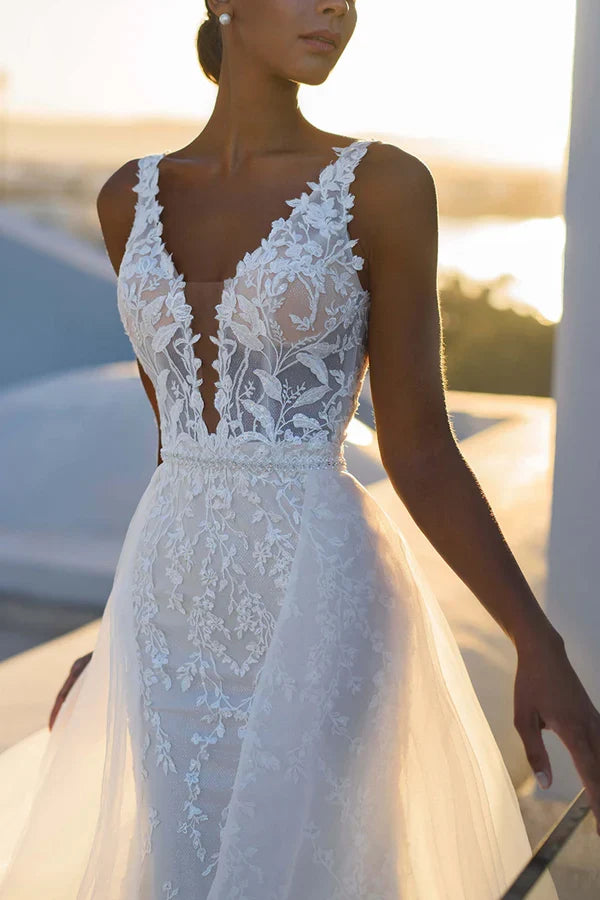 Charming V-neck lace fishtail wedding dress