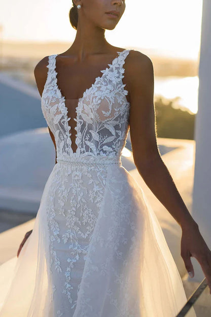 Charming V-neck lace fishtail wedding dress