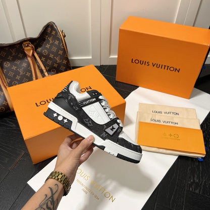 Louis Vuitton Trainer Sneakers Black And White 1A9JGB