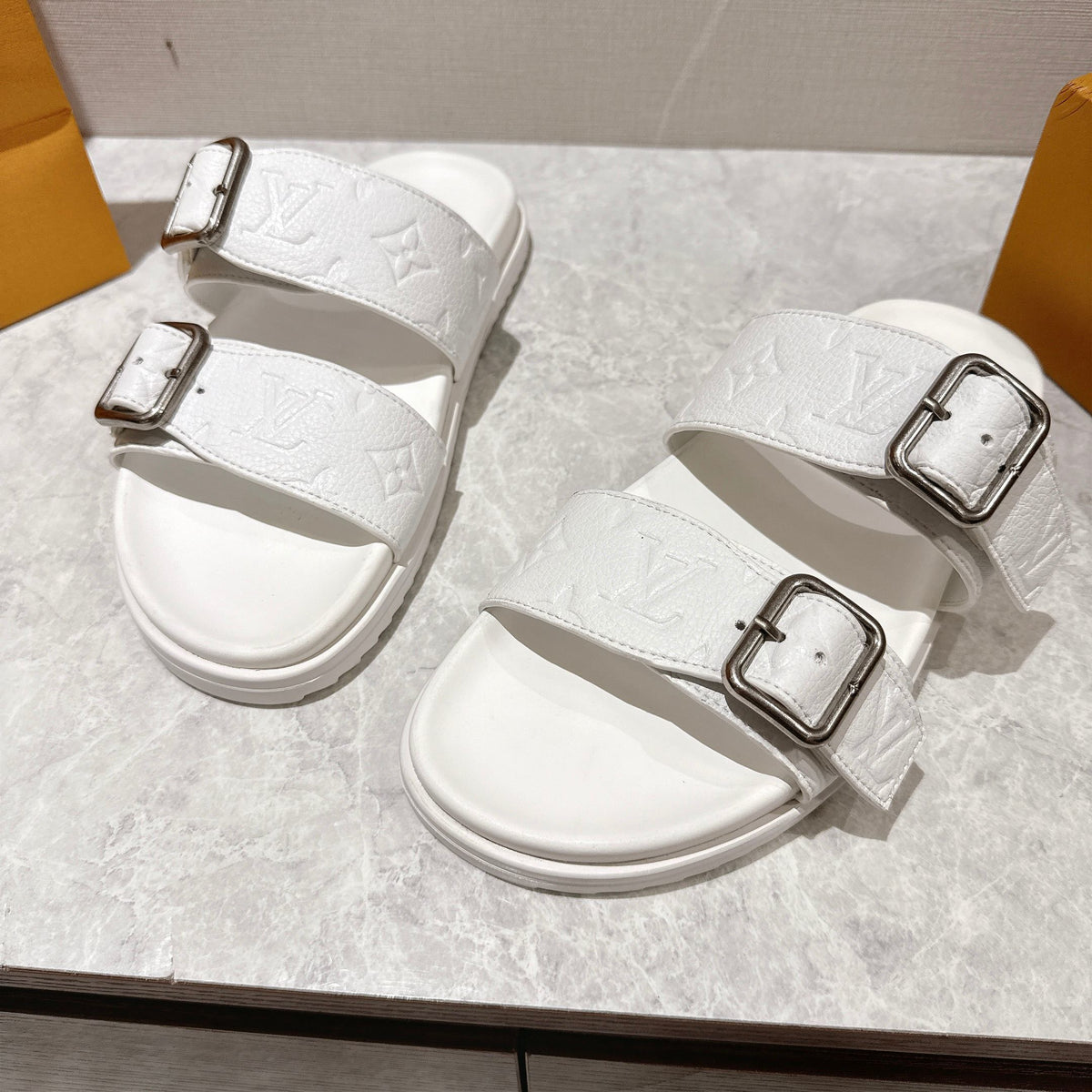 Louis Vuitton LV Venice Mule White 1AHSIX