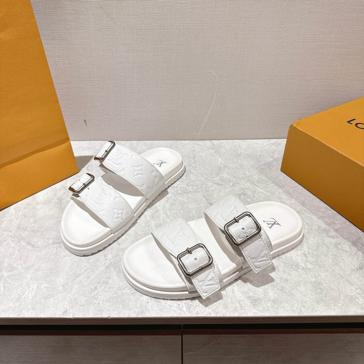 Louis Vuitton LV Venice Mule White 1AHSIX