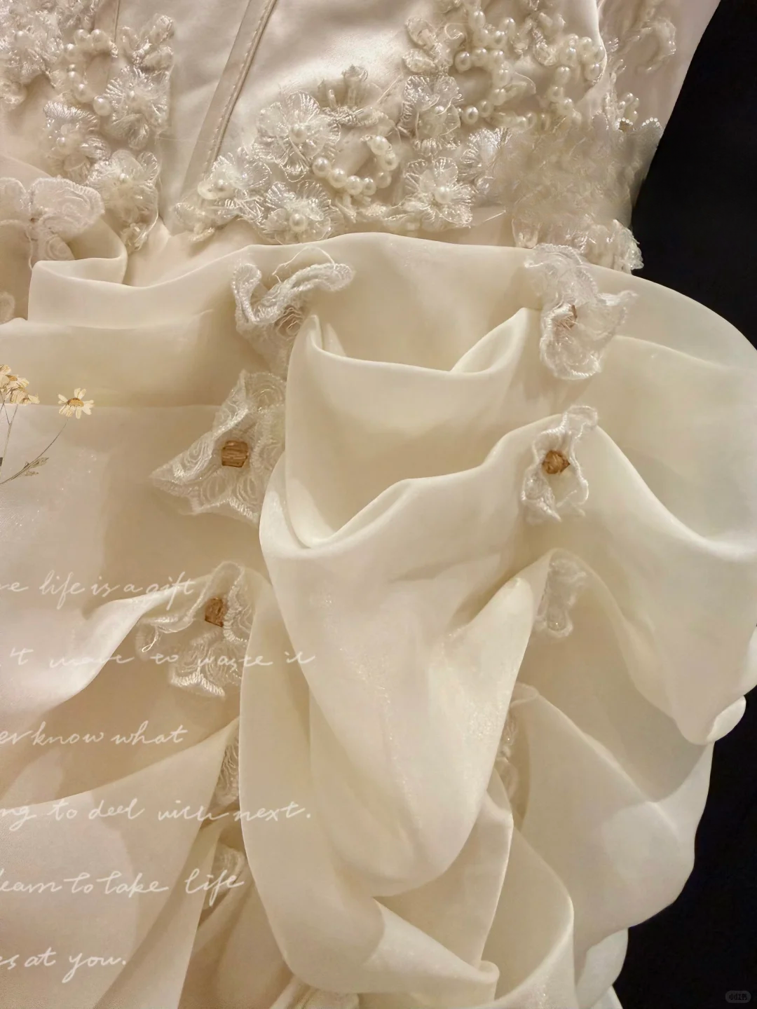 Gorgeous Ivory Strapless 3D Rose Appliques Ruffled Tulle Wedding Dress TP5449