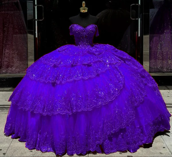 Luxury Red Quinceanera Dress with Crystal Beading Lace Appliques Sweet 16 15 Ball Gown