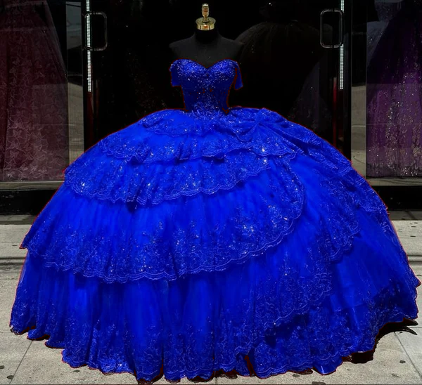 Luxury Red Quinceanera Dress with Crystal Beading Lace Appliques Sweet 16 15 Ball Gown