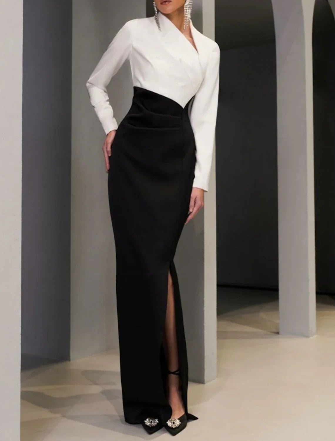 Sheath / Column Evening Gown Elegant Dress Formal Wedding Guest Floor Length Long Sleeve V Neck Black Dress Fabric with Slit