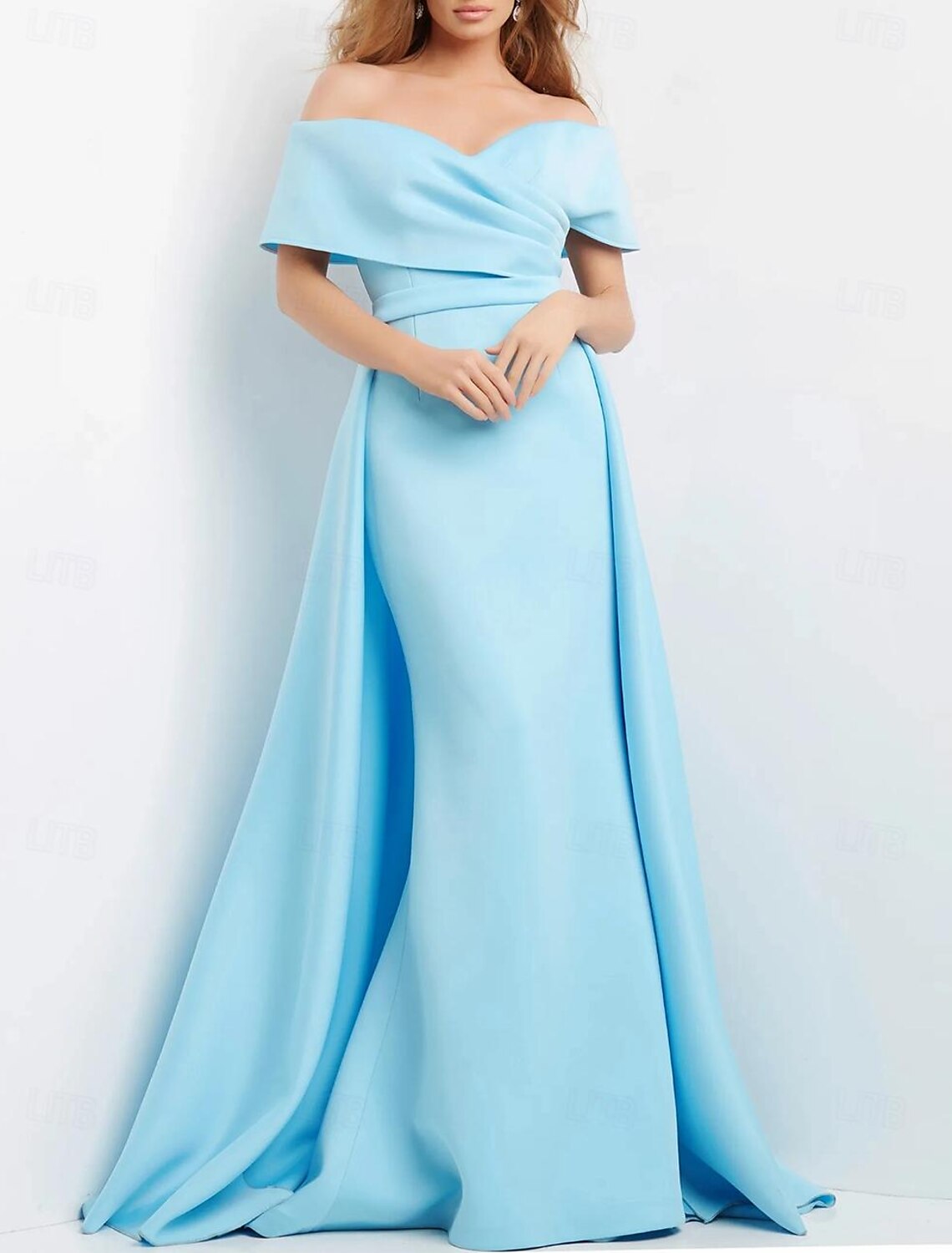 Sheath / Column Evening Gown Elegant Dress Formal Wedding Floor Length Short Sleeve Sweetheart Fabric with Ruched