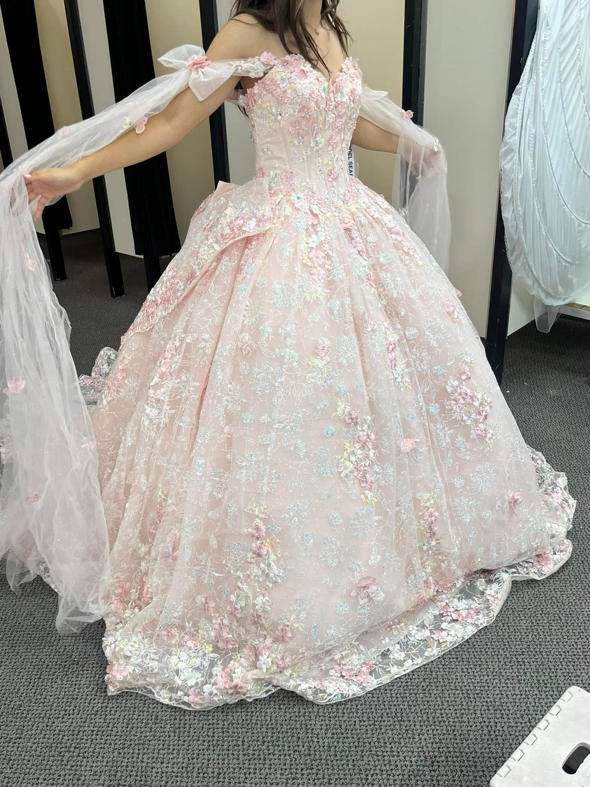 Gorgeous Pink Applique Ball Gown Tulle Lace Off-The-Shoulder Long Quinceanera Dress Tulle Sweet Birthday Dresses