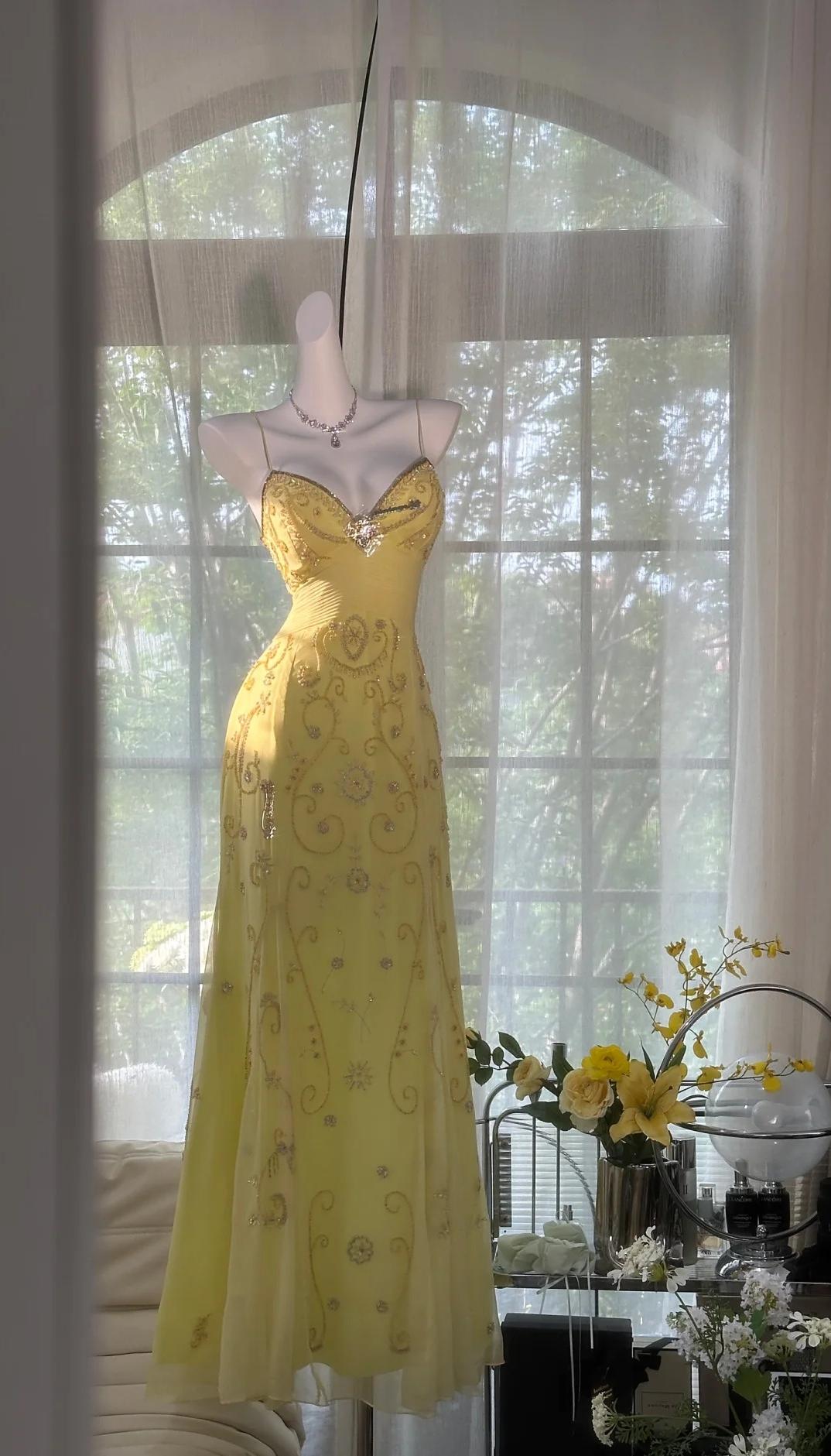 Gorgeous Butter Yellow Spaghetti Straps A-Line Tulle Beaded Long Prom Dresses Backless Prom Gown