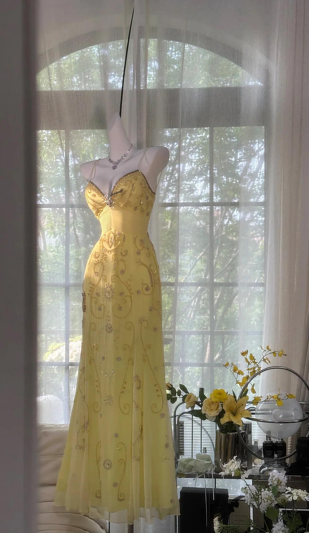 Gorgeous Butter Yellow Spaghetti Straps A-Line Tulle Beaded Long Prom Dresses Backless Prom Gown