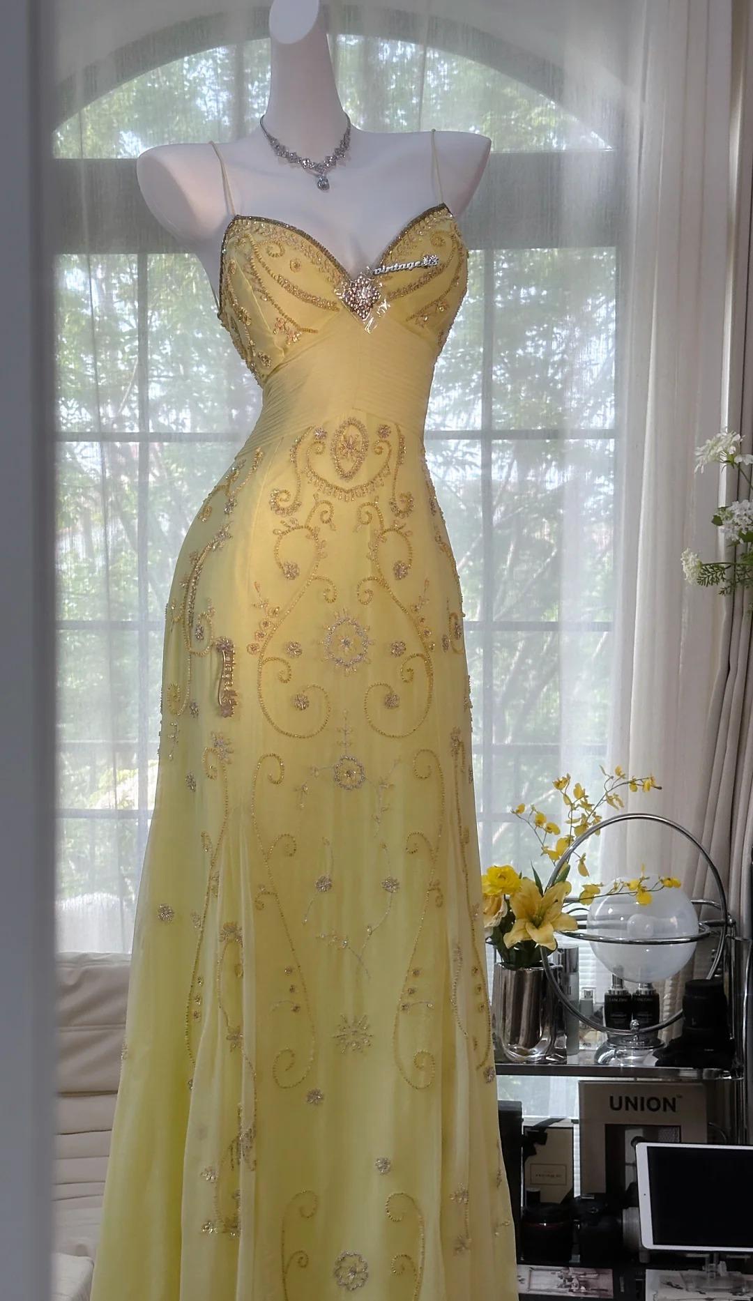 Gorgeous Butter Yellow Spaghetti Straps A-Line Tulle Beaded Long Prom Dresses Backless Prom Gown