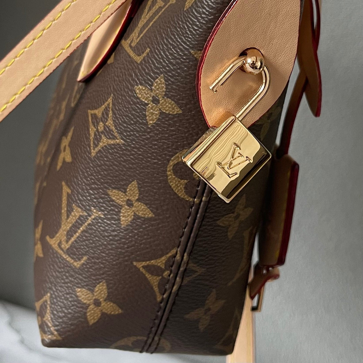 Louis Vuitton M12019 Lockit BB