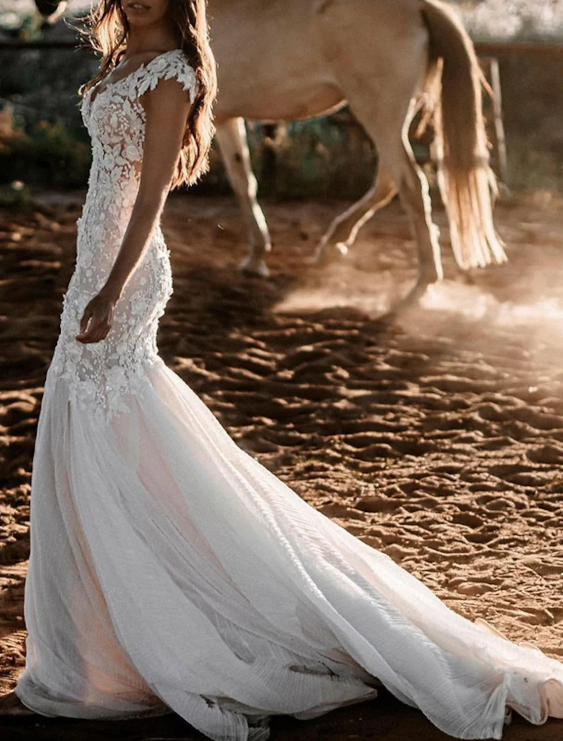 Beach Wedding Dresses Mermaid / Trumpet V Neck Cap Sleeve Court Train Lace Bridal Gowns With Appliques
