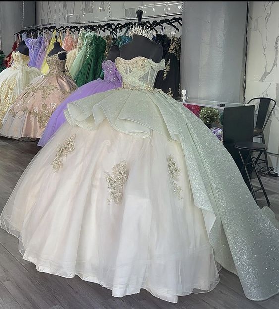 Luxury Quinceanera Dress Applique Corset Ball Gowns Prom Sweet 16 Dresses