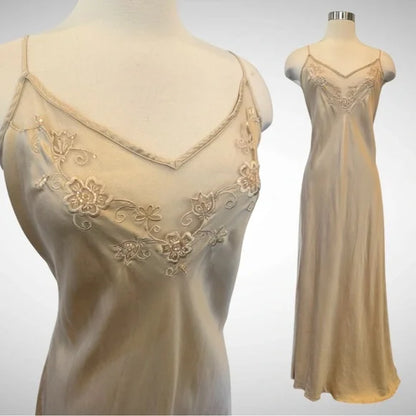 Champagne Victorian Style Exquisite Floral Embroidery Beading Spaghetti Strap Backless Long Satin Ball Gown Evening Dress Party Dress gh3924