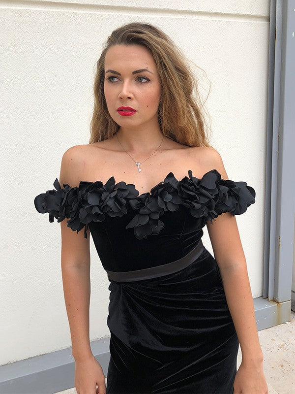 A-Line/Princess Off-the-Shoulder Velvet Hand-Made Flower Sleeveless Floor-Length Dresses