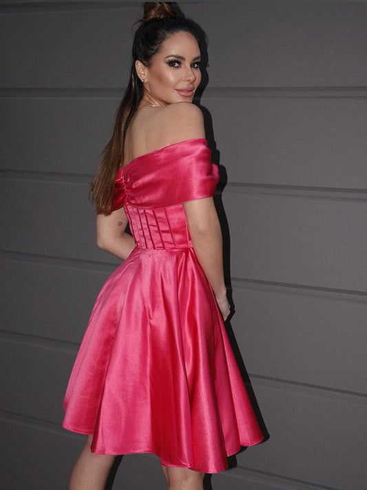 A-Line/Princess Satin Off-the-Shoulder Ruched Sleeveless Short/Mini Homecoming Dresses