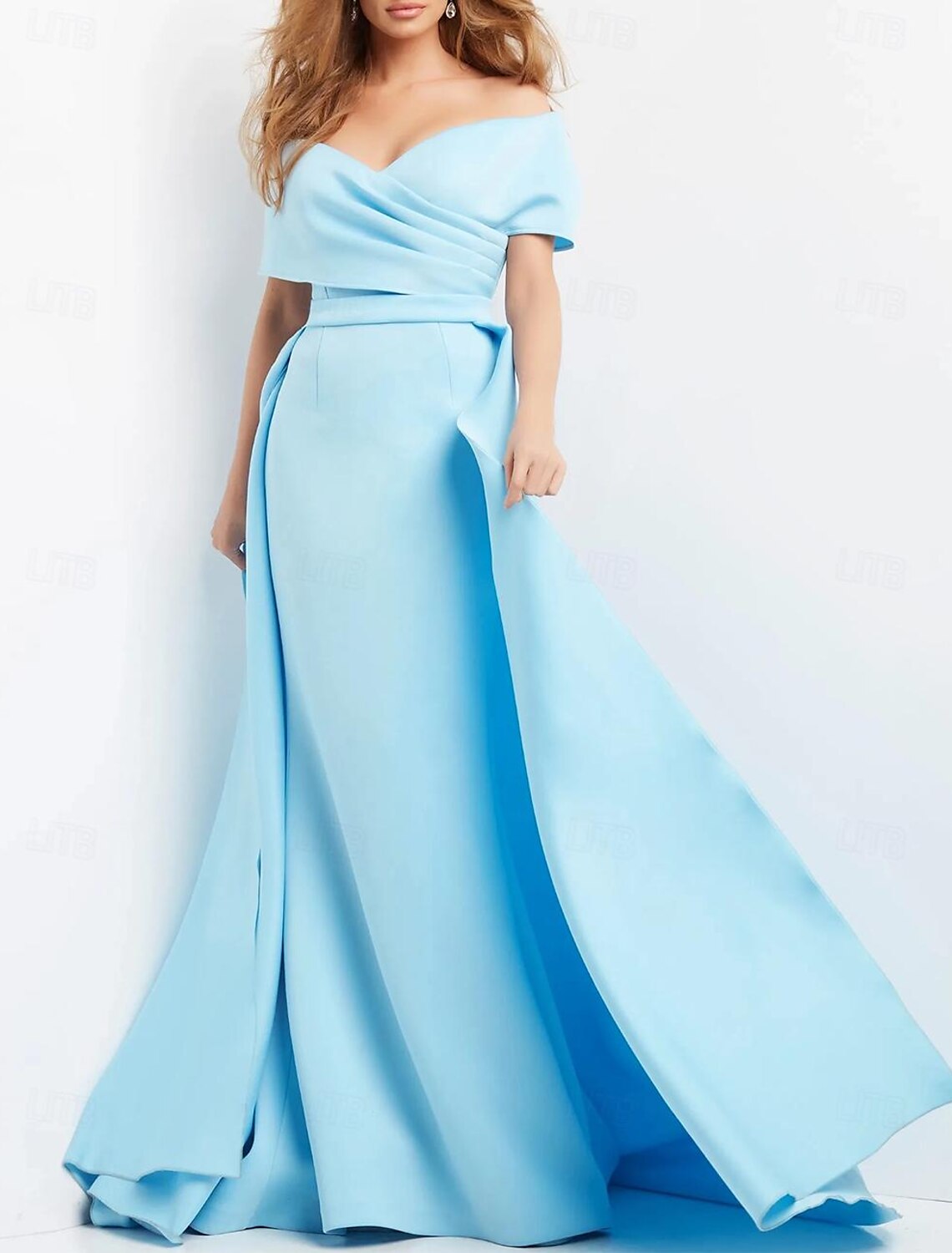 Sheath / Column Evening Gown Elegant Dress Formal Wedding Floor Length Short Sleeve Sweetheart Fabric with Ruched