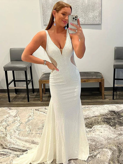 Sheath/Column Crepe Rhinestone V-neck Sleeveless Sweep/Brush Train Dresses