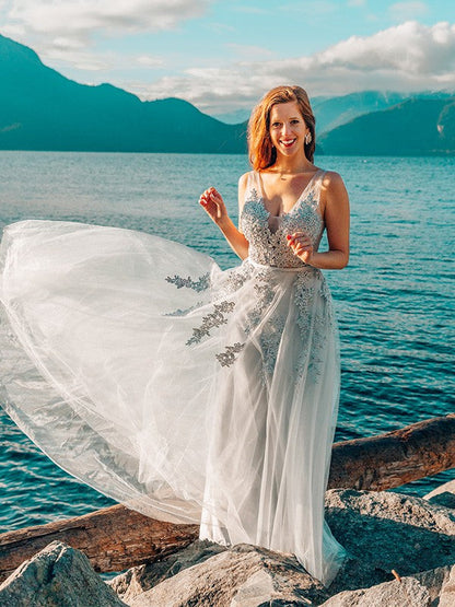 A-Line/Princess Applique V-neck Tulle Floor-Length Sleeveless Dresses