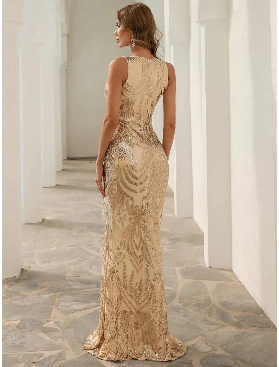 Mermaid / Trumpet Evening Gown Elegant Dress Formal Sweep / Brush Train Sleeveless V Neck Fabric with Sequin Slit