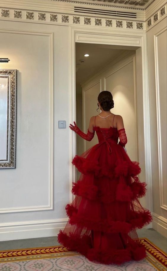 Sexy Ball Gowns Long Straps Red Tulle Prom Dresses
