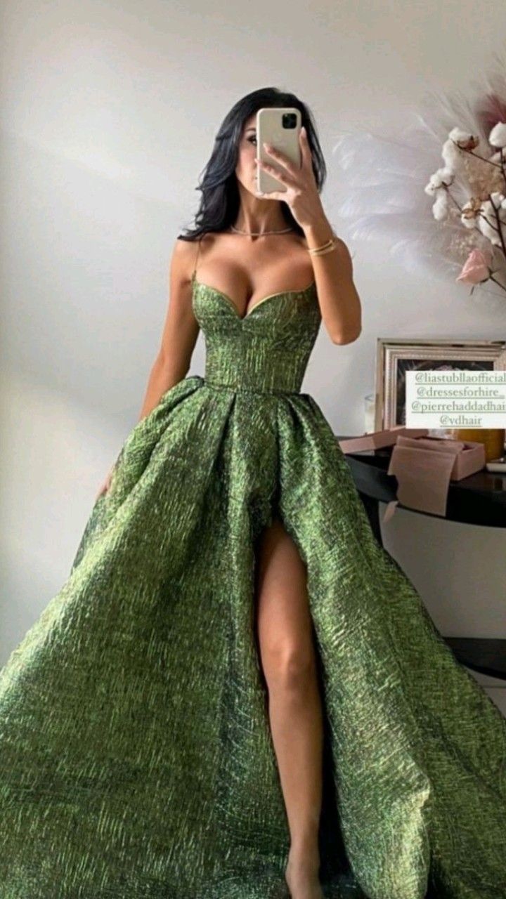 Sexy Ball Gowns Prom Gowns With Straps Green Lace Prom Dresses For Teens