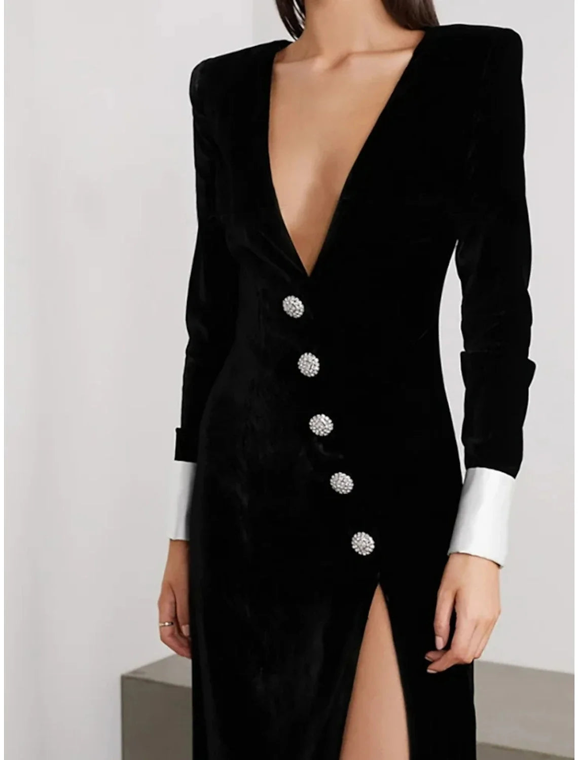 A-Line Evening Gown Elegant Dress Formal Black Dress Floor Length Long Sleeve V Neck Velvet with Buttons Slit 2026
