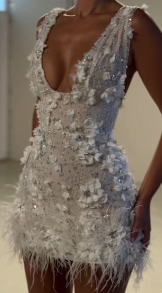 Sparkly Sheath V Neck White Feathers Beaded Wedding Dress Short Bridal Gowns Wedding Dresses