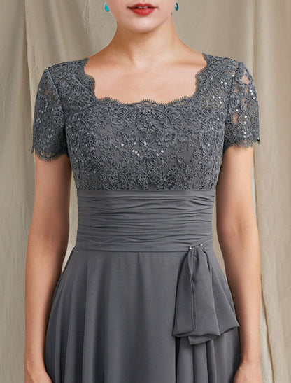 A-Line Mother of the Bride Dress Plus Size Elegant Square Neck Floor Length Chiffon Lace Short Sleeve with Pleats Sequin Appliques