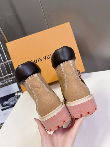 LV WOMEN’S BOOTS