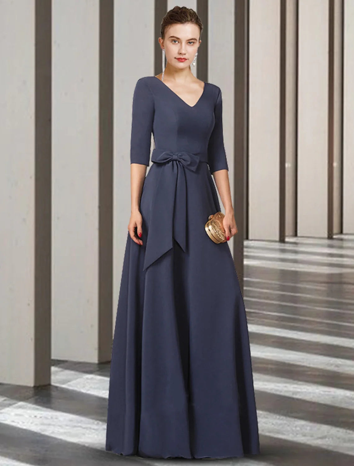Sheath / Column Mother of the Bride Dress Elegant V Neck Floor Length Chiffon Half Sleeve with Bow(s) Pleats